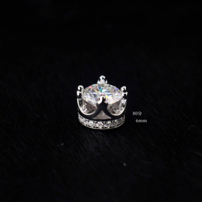 925 Silver Moissanite Light Luxury Crown Stud Earrings 80points Vintage Niche Style